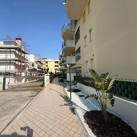E12 - Bilocale 4 Posti Letto - Aria Condizionata Villa Rosa Di Martinsicuro